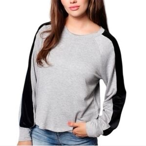 Moa Moa Black Velvet Sleeve top NWT size Small Gray